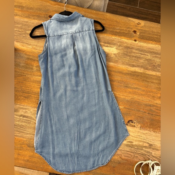 Denim Sleeveless Button-Up Tunic Top - Picture 6 of 6